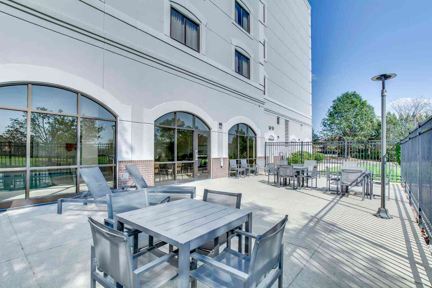 Embassy Suites by Hilton Louisville East a Louisville, KY