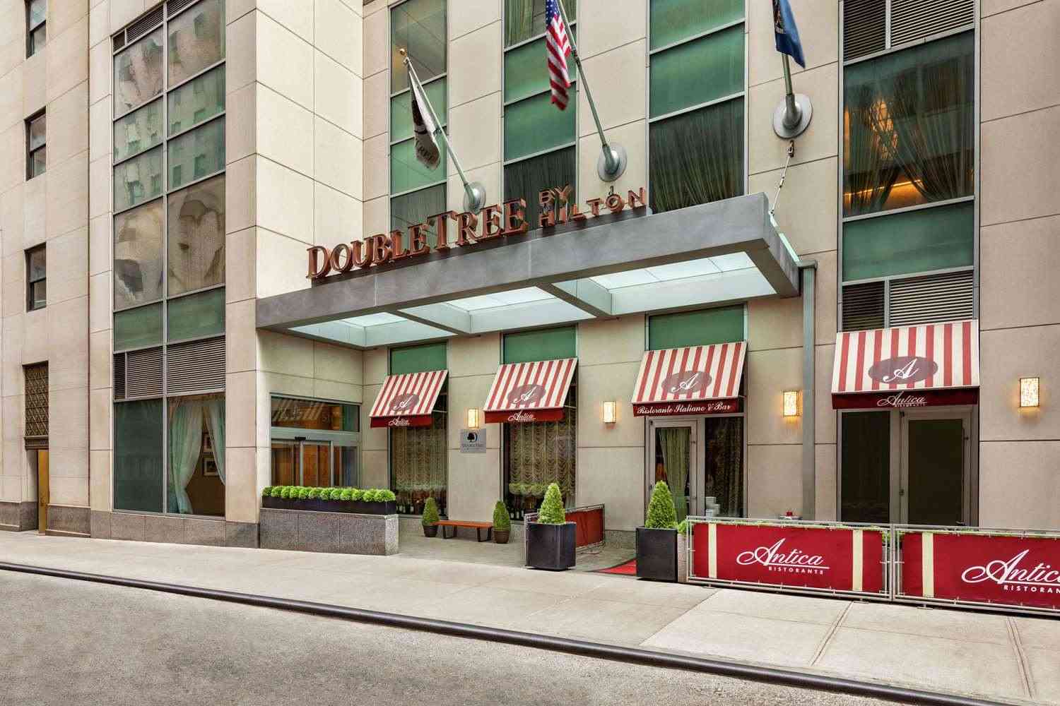 DoubleTree by Hilton New York Downtown в New York, NY