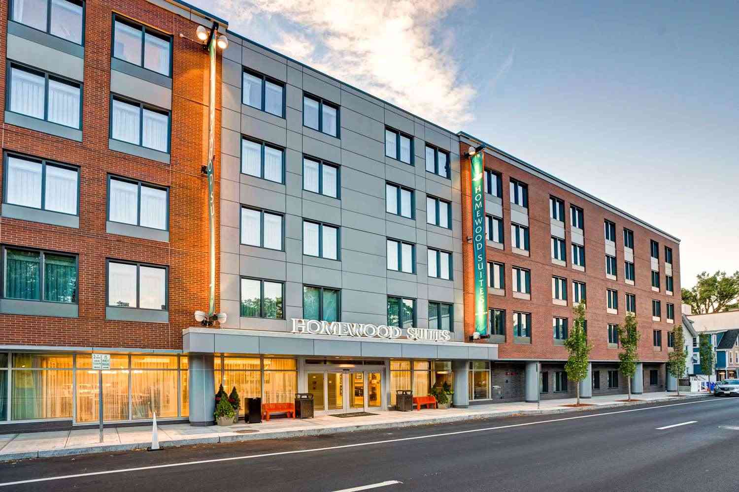 Homewood Suites by Hilton Boston Brookline-Longwood Medical в Brookline, MA