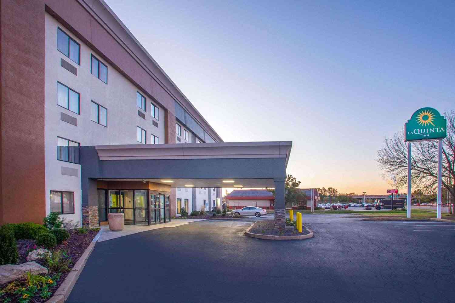 La Quinta Inn by Wyndham St. Louis Hazelwood - Airport North in Hazelwood, MO