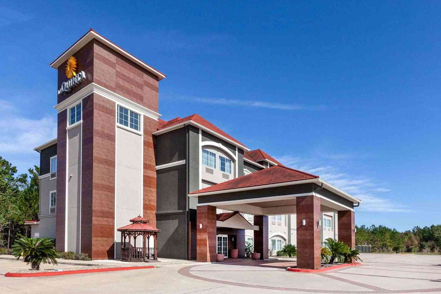 La Quinta Inn & Suites by Wyndham Lumberton, Lumberton, TX