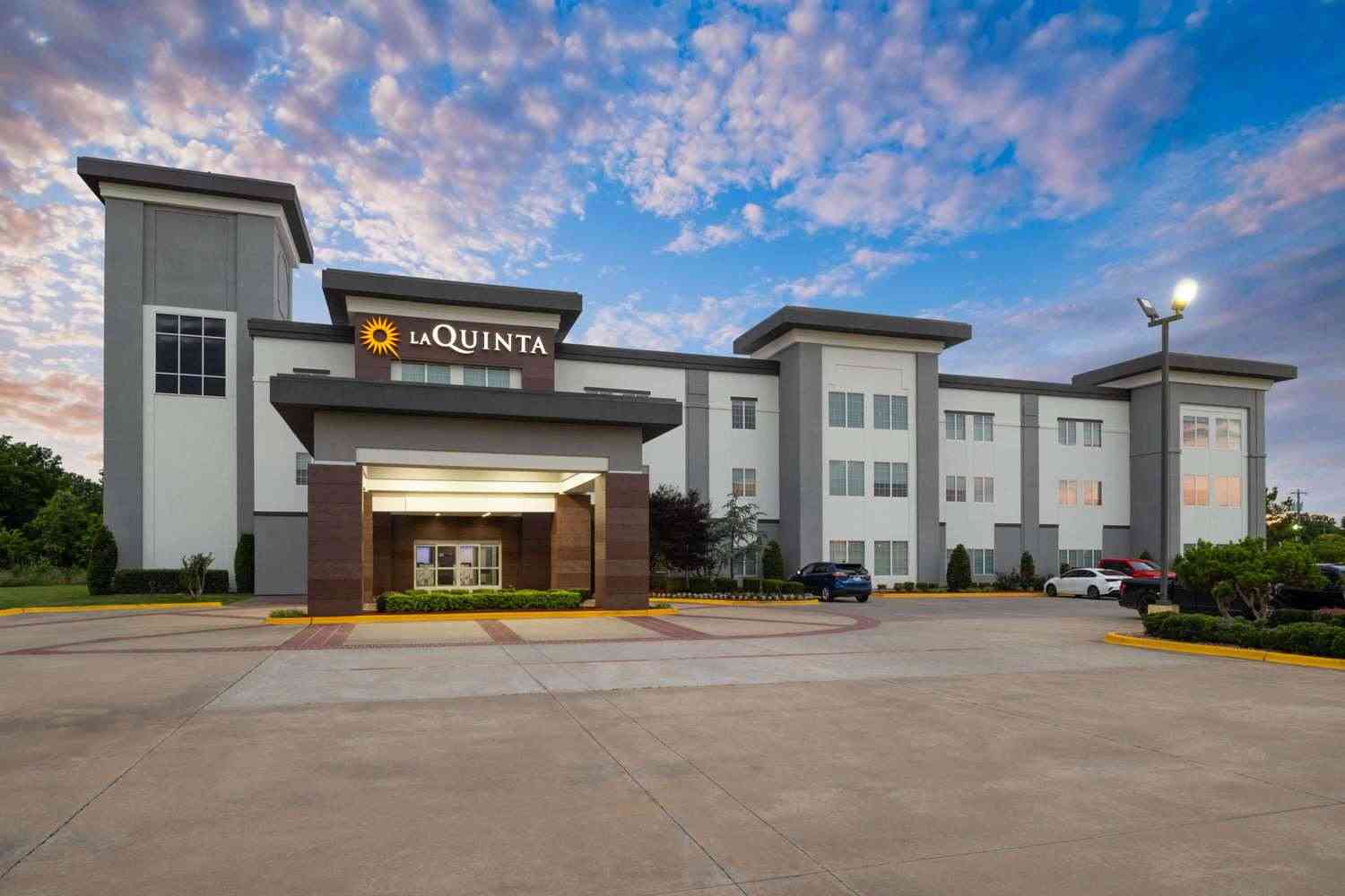 La Quinta Inn & Suites by Wyndham Muskogee, Muskogee, OK