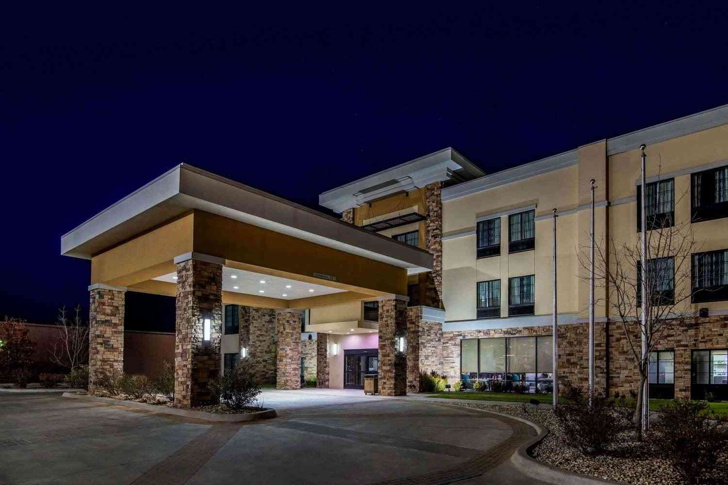 La Quinta Inn & Suites by Wyndham Pampa в Pampa, TX