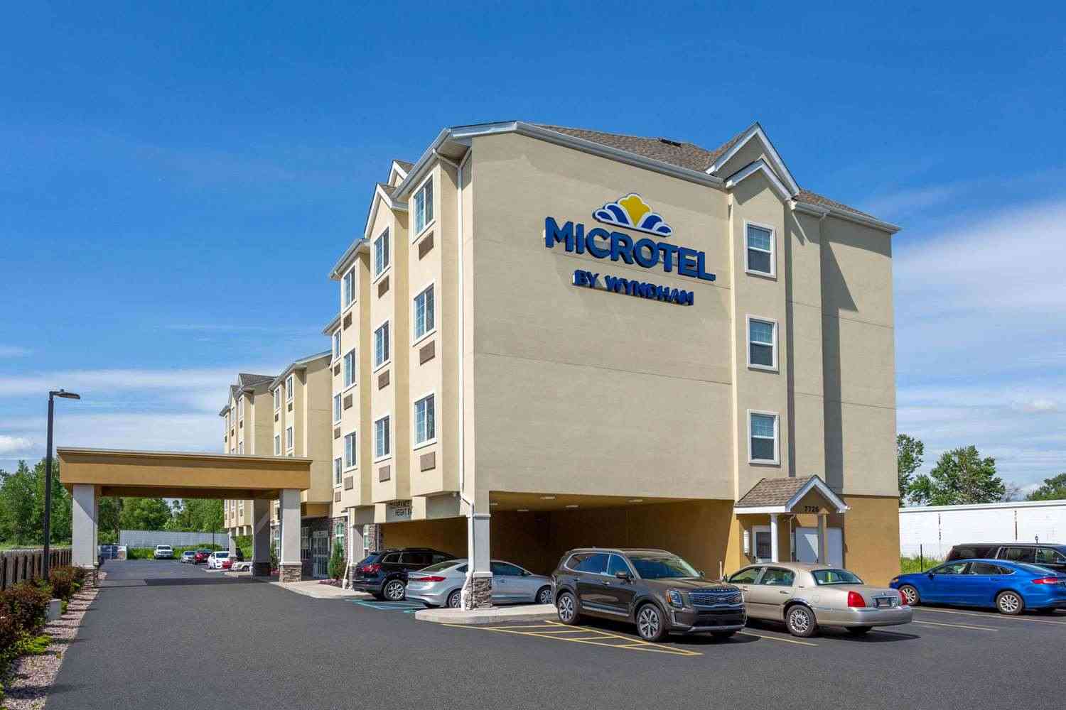Microtel Inn & Suites by Wyndham Niagara Falls в Niagara Falls, NY