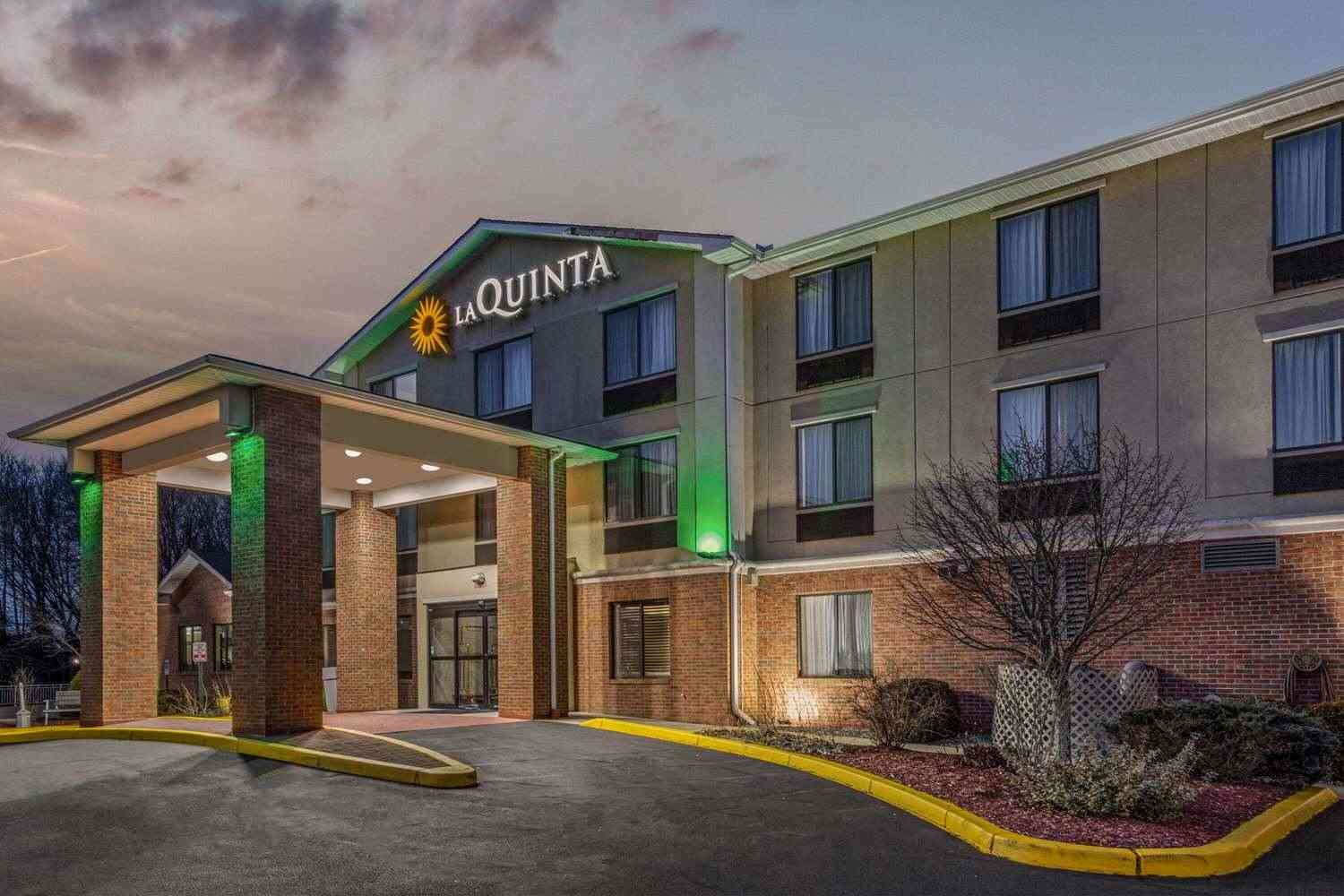 La Quinta Inn & Suites by Wyndham Norwich-Plainfield-Casino, Plainfield, CT