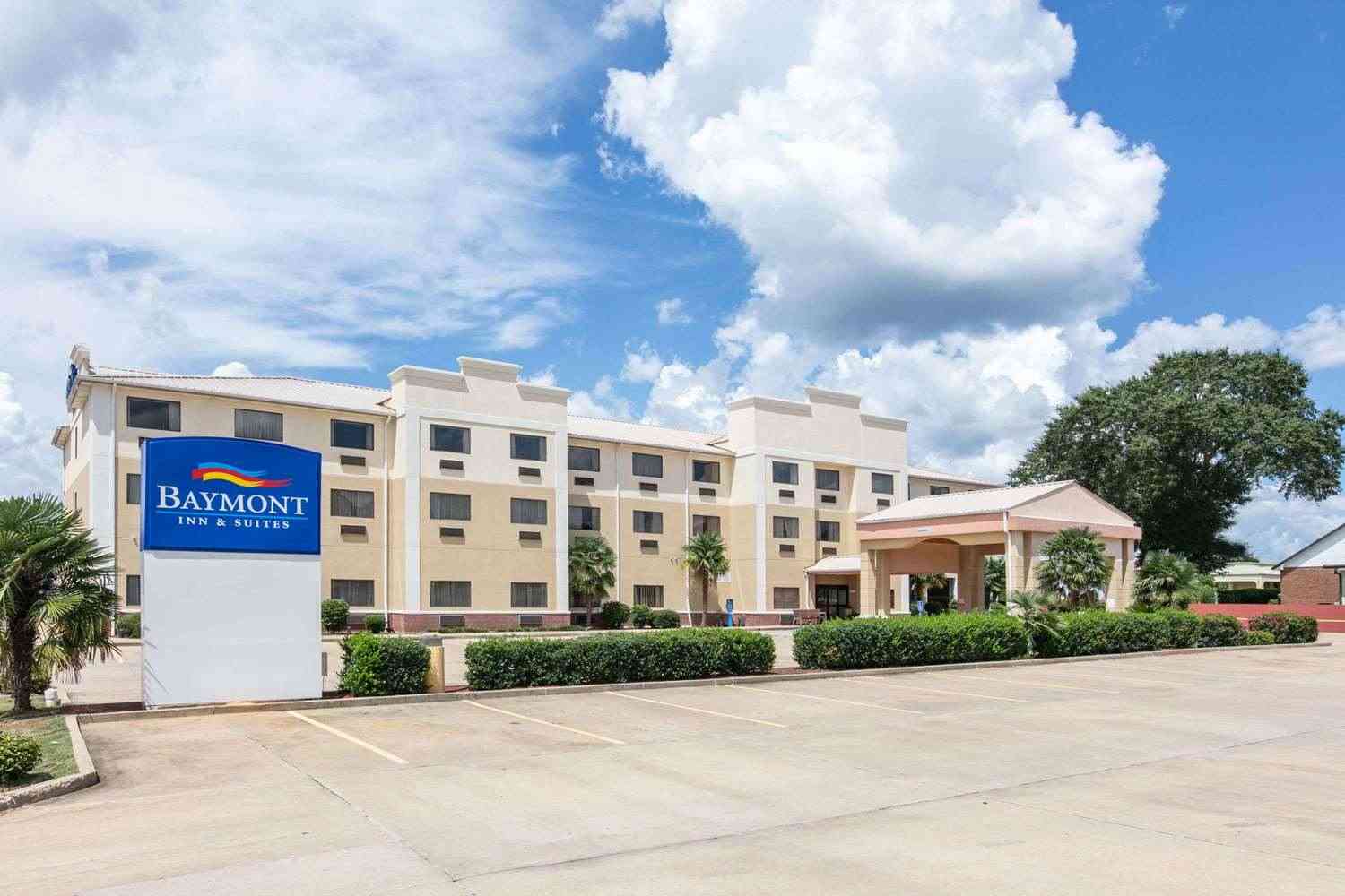 Baymont by Wyndham McComb in McComb, MS