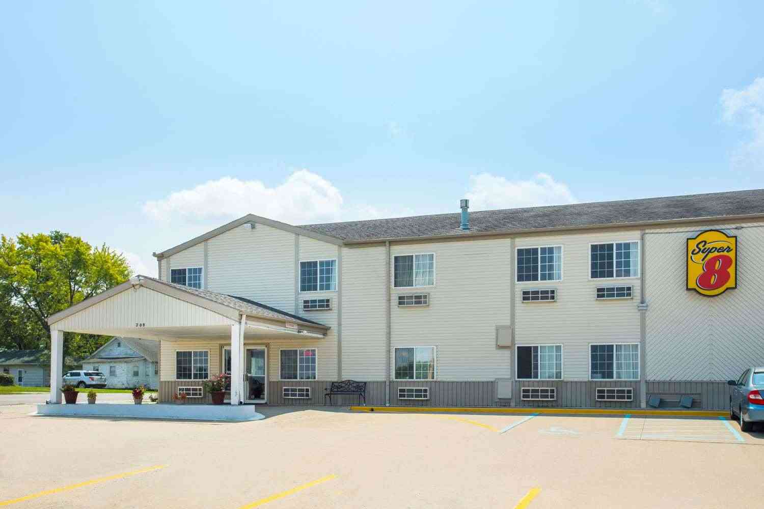 Super 8 by Wyndham Sweet Springs i Sweet Springs, MO