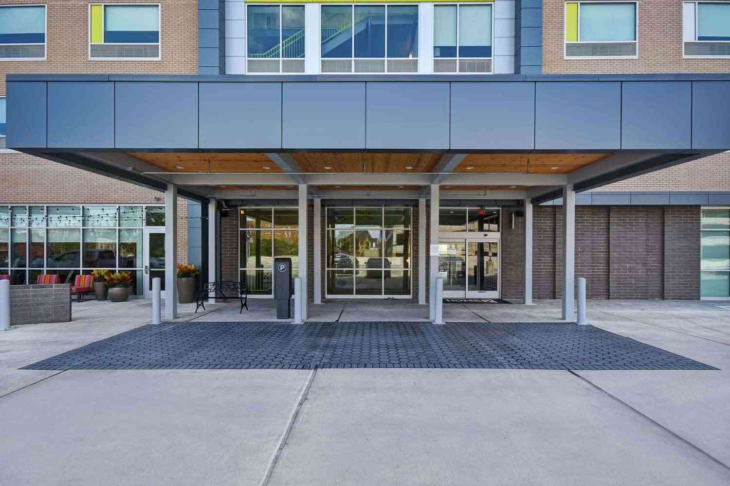 Home2 Suites by Hilton Columbus Downtown, Columbus, OH