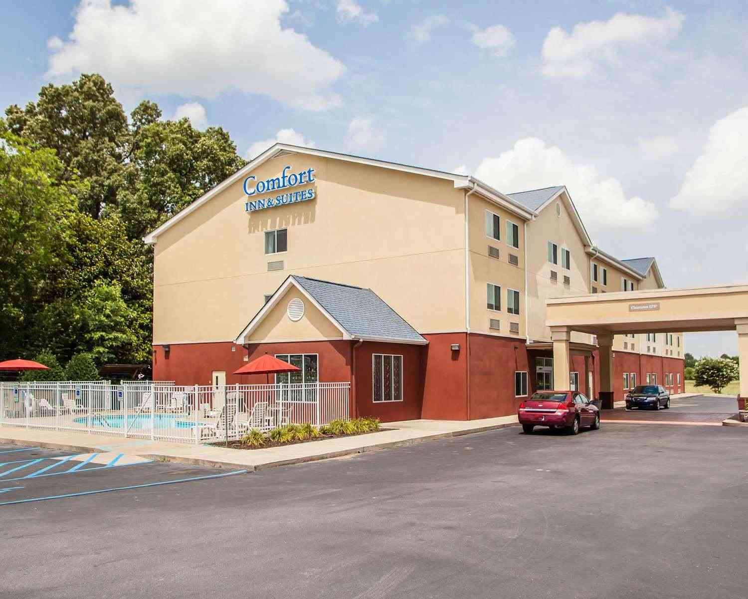 Tuscumbia, AL 的 Comfort Inn and Suites Tuscumbia - Muscle Shoals