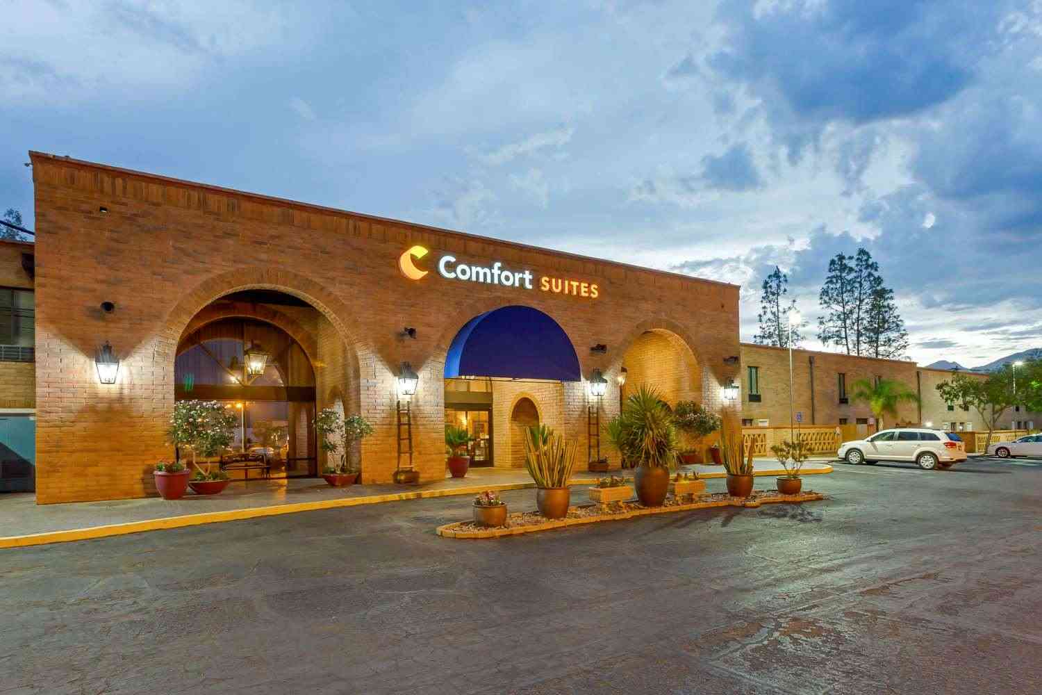 Comfort Suites at Sabino Canyon in Tucson, AZ