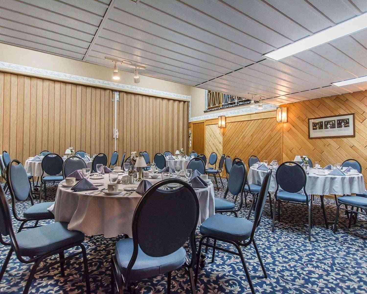 Rodeway Inn Grand Falls в Grand Falls, NB