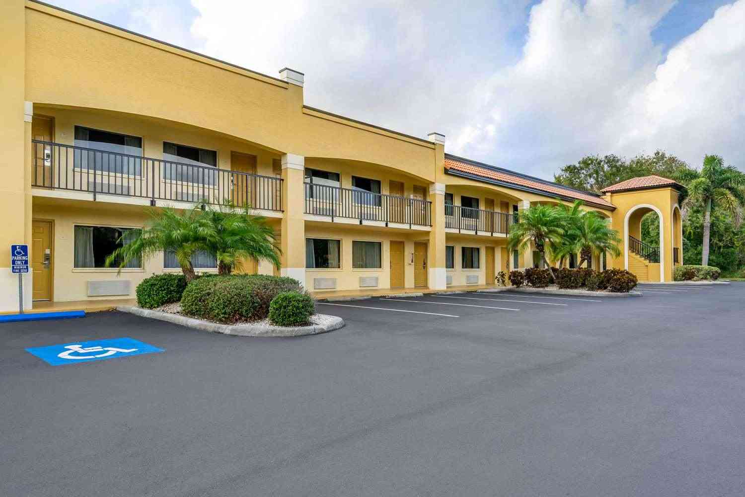 Comfort Inn Sun City Center-Tampa South em Sun City Center, FL