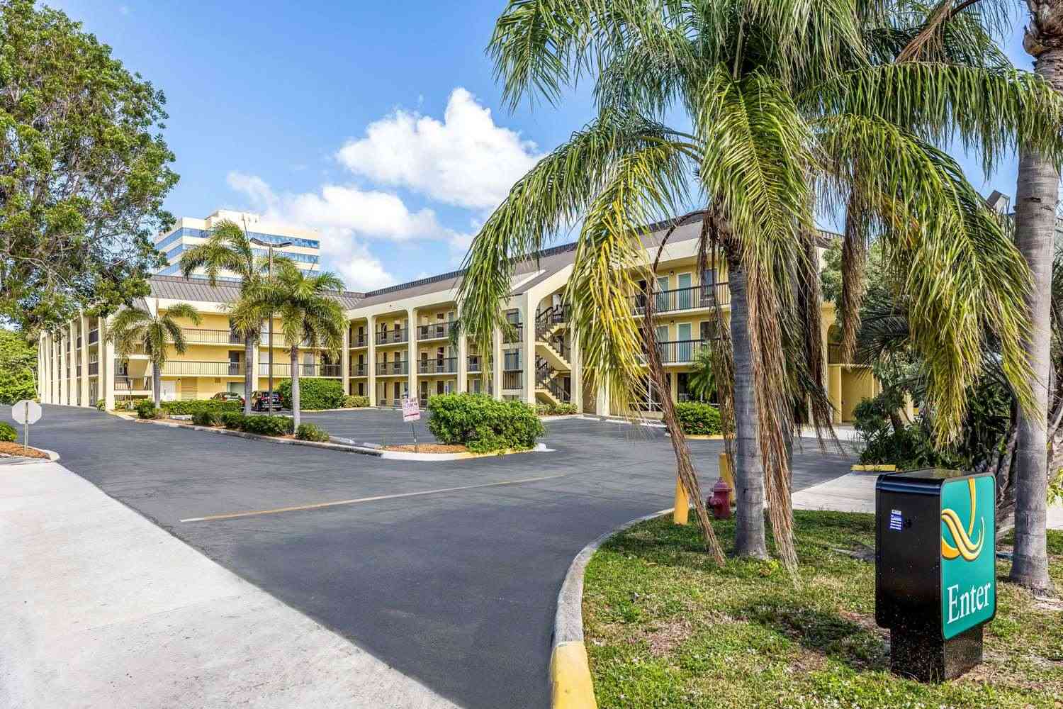 Quality Inn Palm Beach International Airport в West Palm Beach, FL