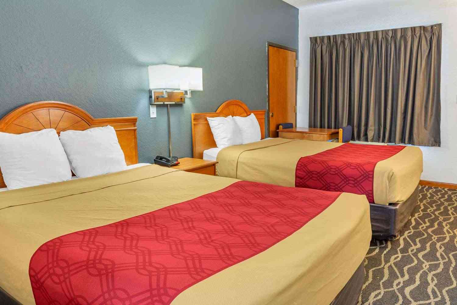 Albany, GA 的 Econo Lodge Inn and Suites