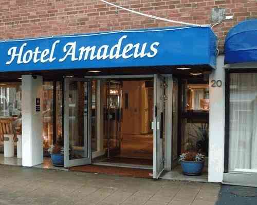 Halmstad, SE 的 Hotel Amadeus