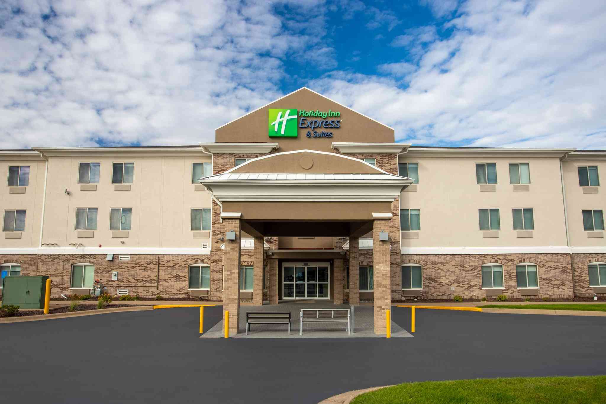 Holiday Inn Express Hotel & Suites Clinton в Клинтон, IA