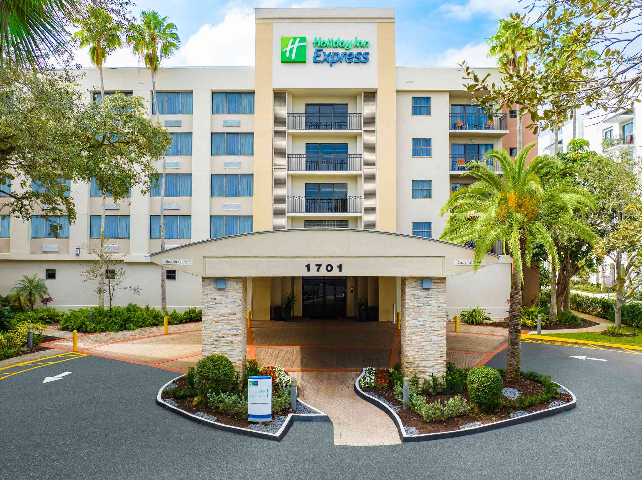 Holiday Inn Express & Suites Ft. Lauderdale-Plantation in การปลูกพืช, FL