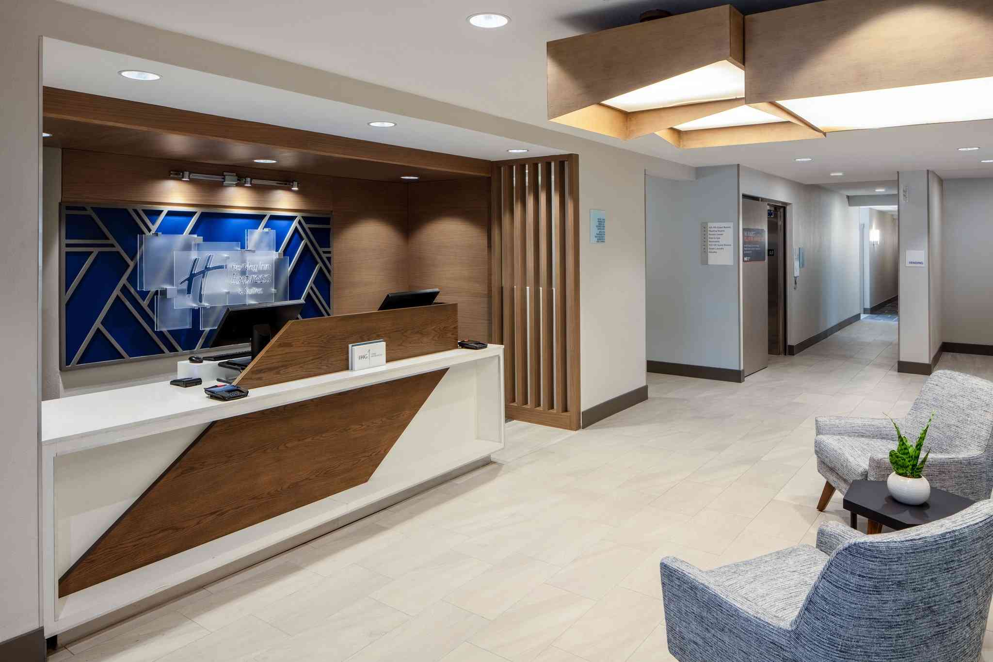 Turlock, CA 的 Holiday Inn Express Hotel & Suites Turlock Highway 99