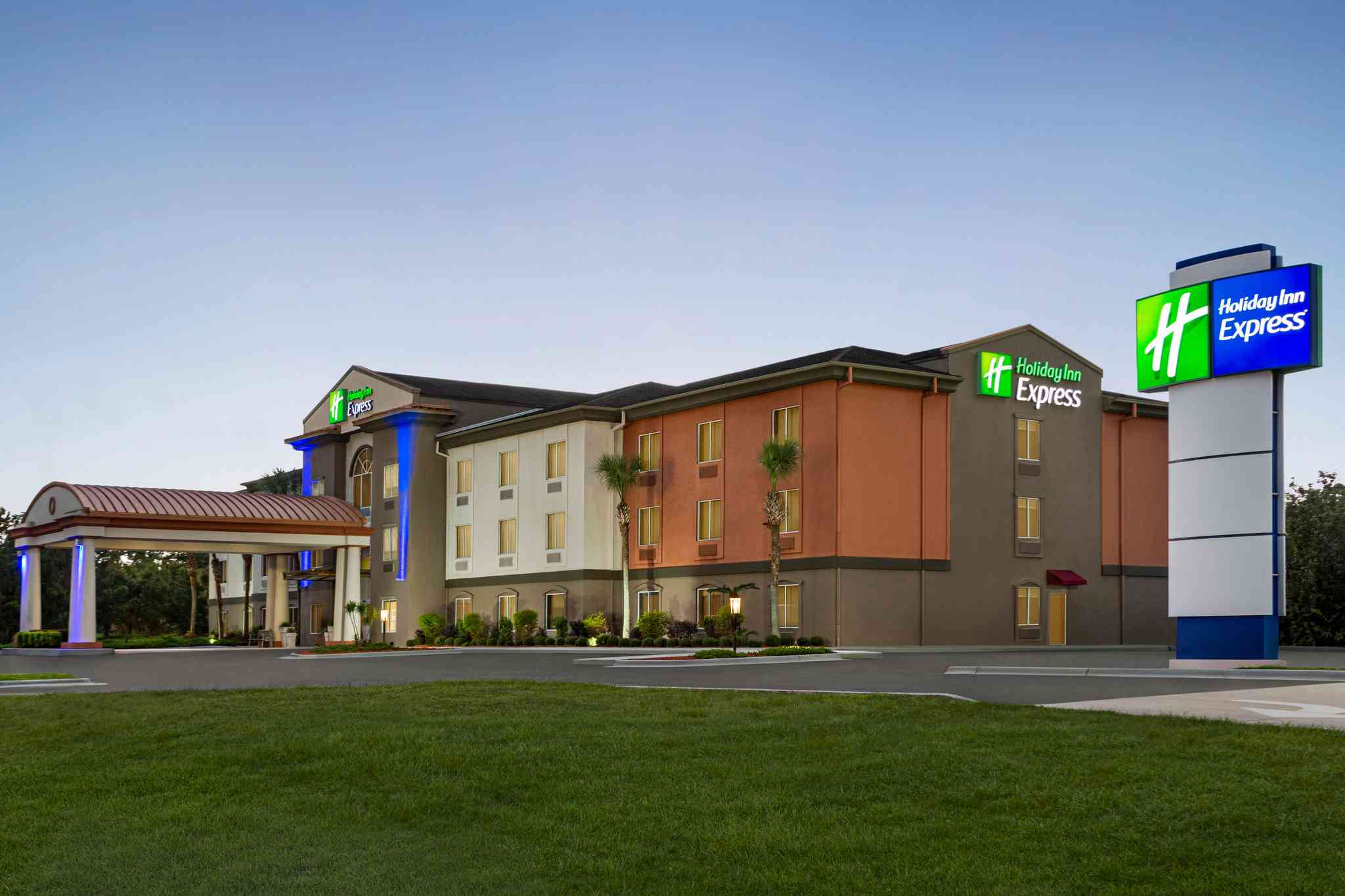 Holiday Inn Express Hotel & Suites Live Oak в Живой дуб, FL
