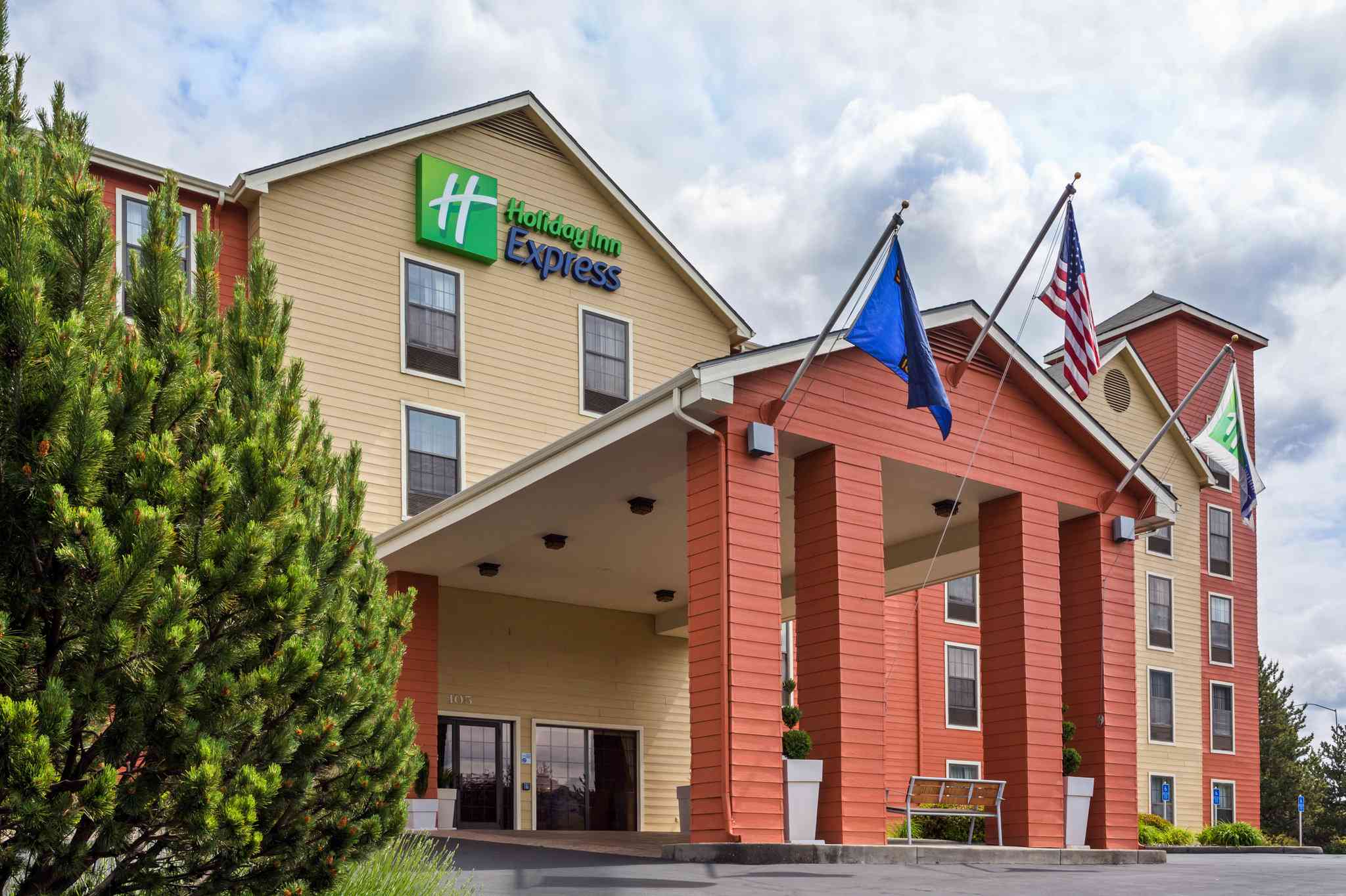 그랜츠 패스, OR의 Holiday Inn Express Hotel Grants Pass