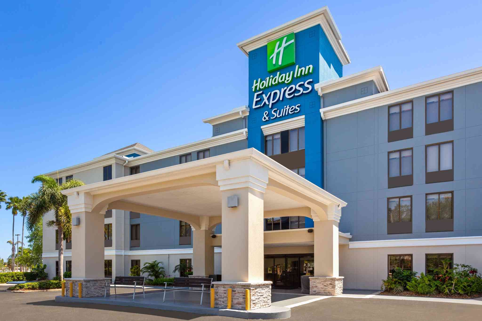 Holiday Inn Express & Suites Tampa/Rocky Point Island в Тампа, FL