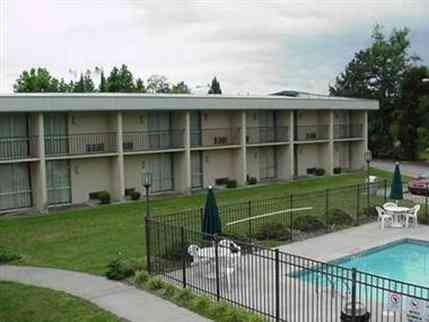 Americas Best Value Inn Henderson в Henderson, NC