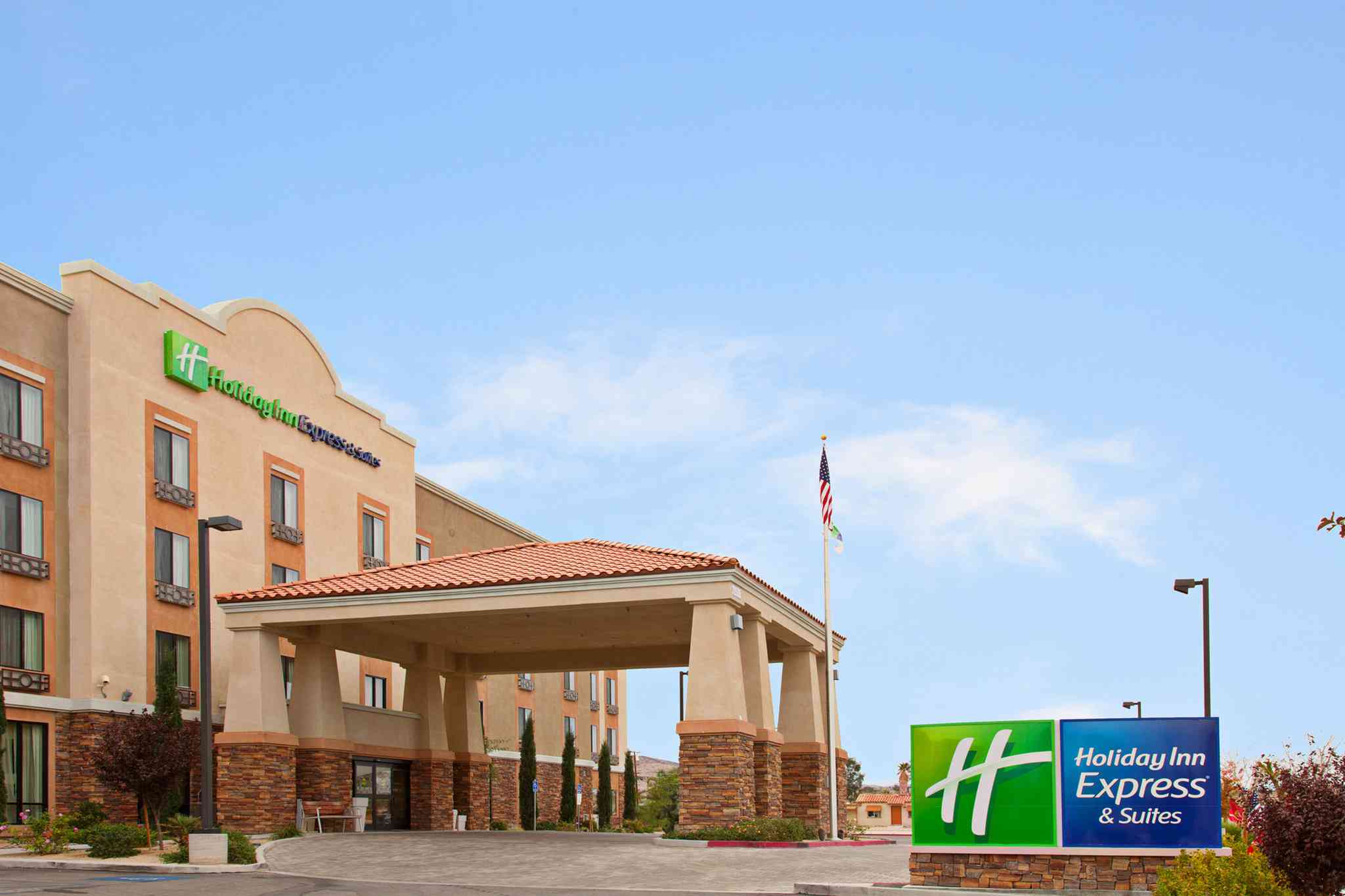 Holiday Inn Express Hotel & Suites - Twentynine Palms/Joshua Tree в Туэнтинайн-Палмс, CA