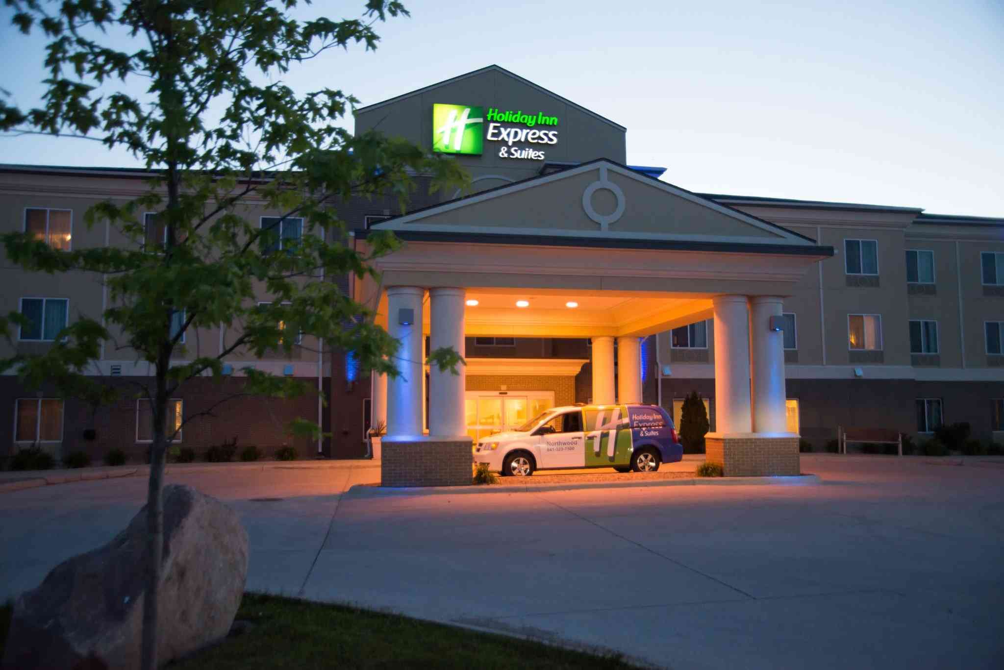 The Holiday Inn Express and Suites Northwood i Northwood, IA