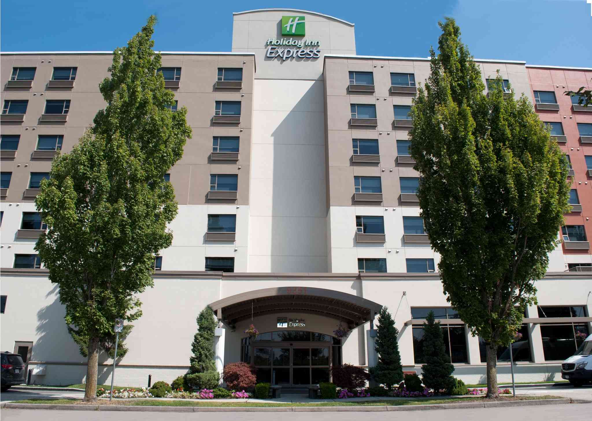 Holiday Inn Express Vancouver-Airport в Ричмонд, BC