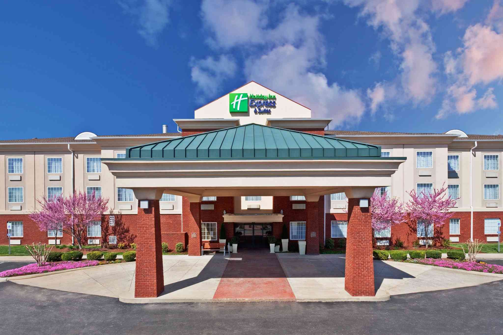 Holiday Inn Express & Suites Manchester-Conf Ctr (Tullahoma) в Манчестер, TN