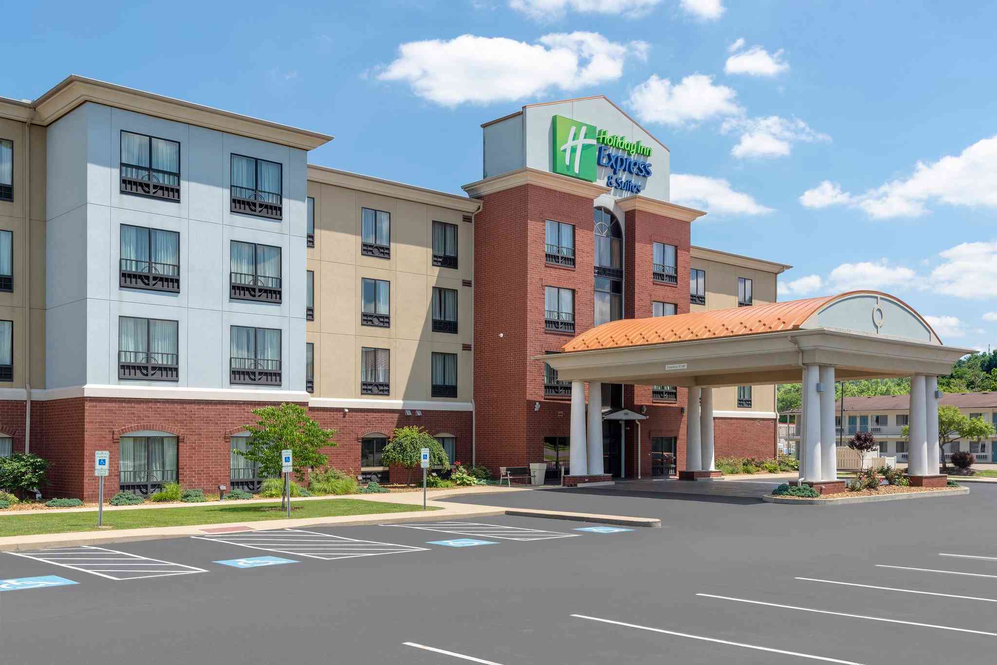 Holiday Inn Express & Suites in New Philadelphia à New Philadelphia, OH