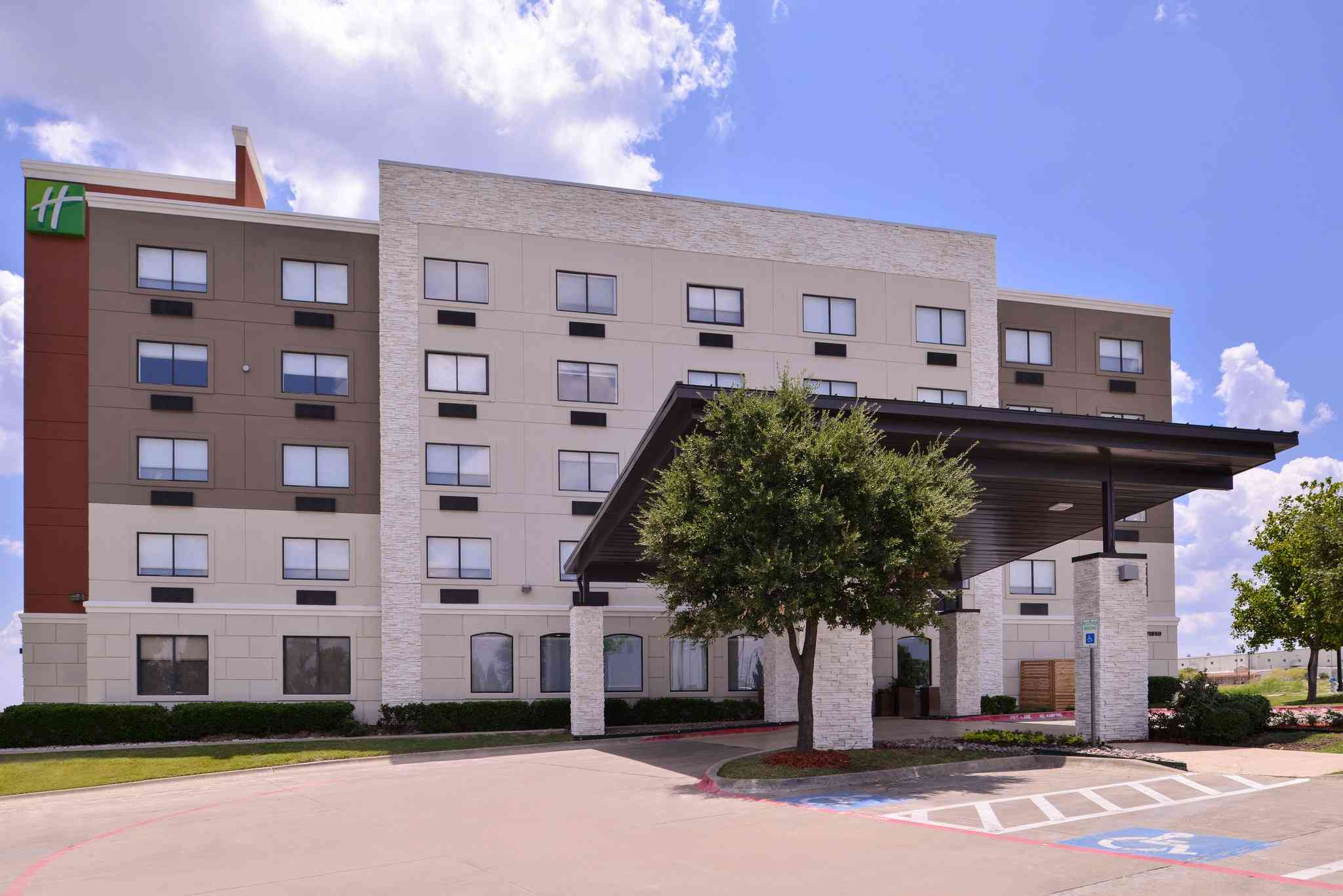 Holiday Inn Express Hotel & Suites Mesquite в Мескит, TX