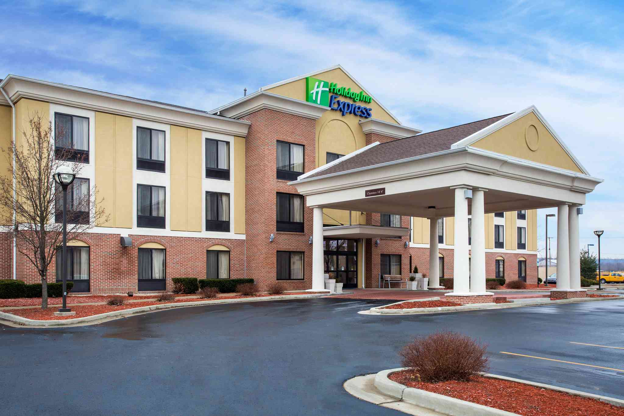 马丁斯维尔, IN 的 Holiday Inn Express Hotel & Suites Martinsville