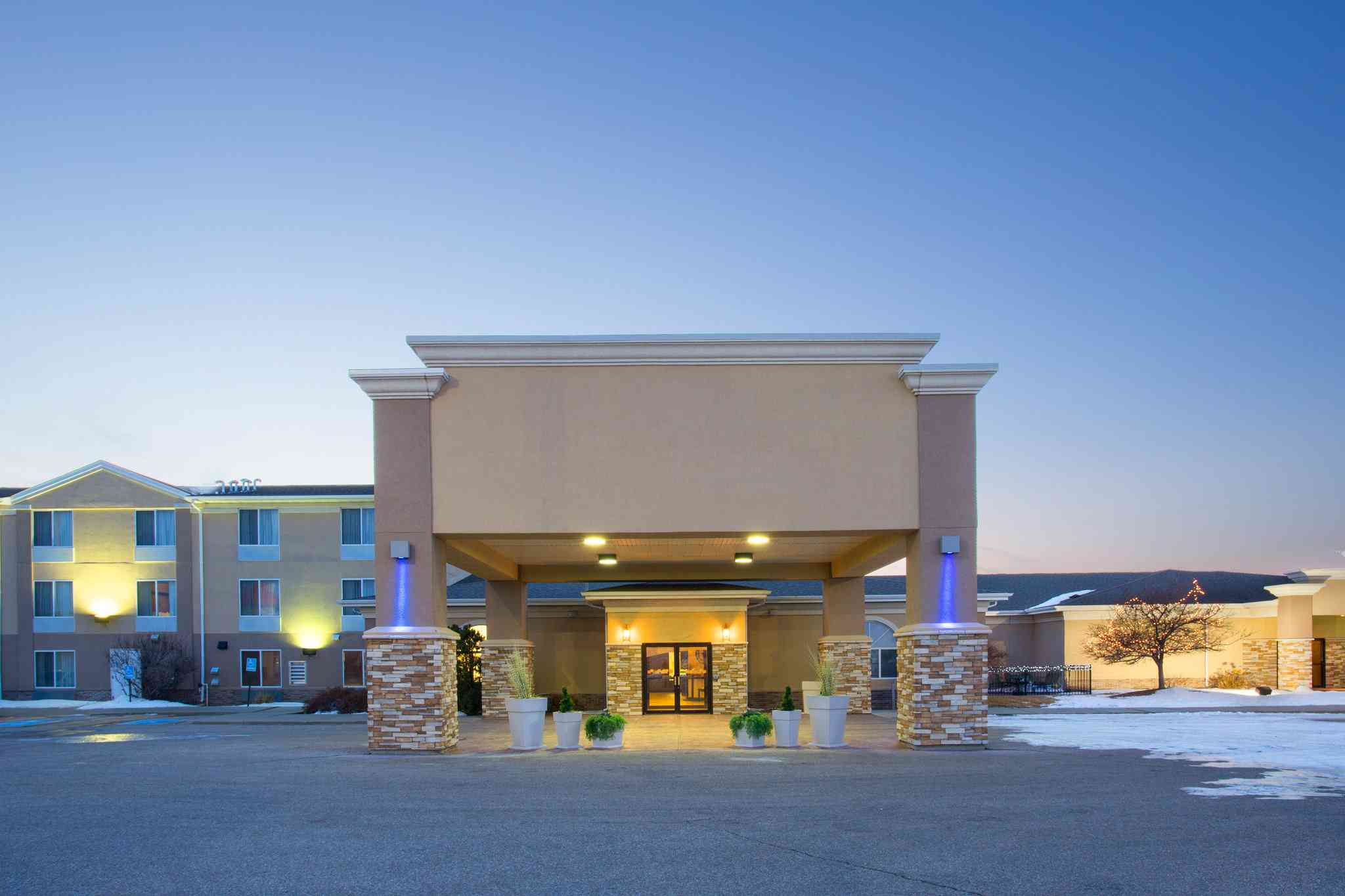 Holiday Inn Express Hotel & Suites Lexington, Lexington, NE