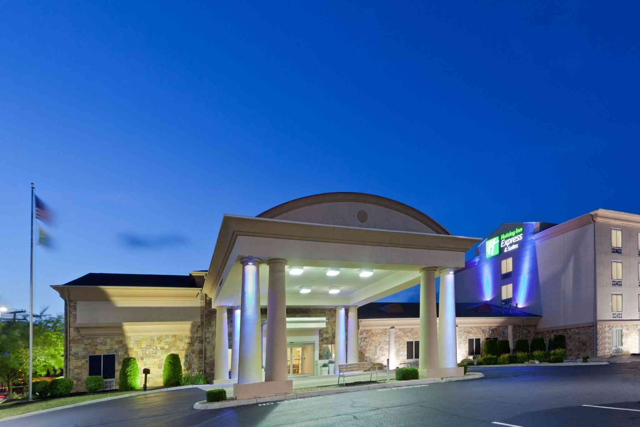 Holiday Inn Express Hotel & Suites Christiansburg в Кристиансбург, VA
