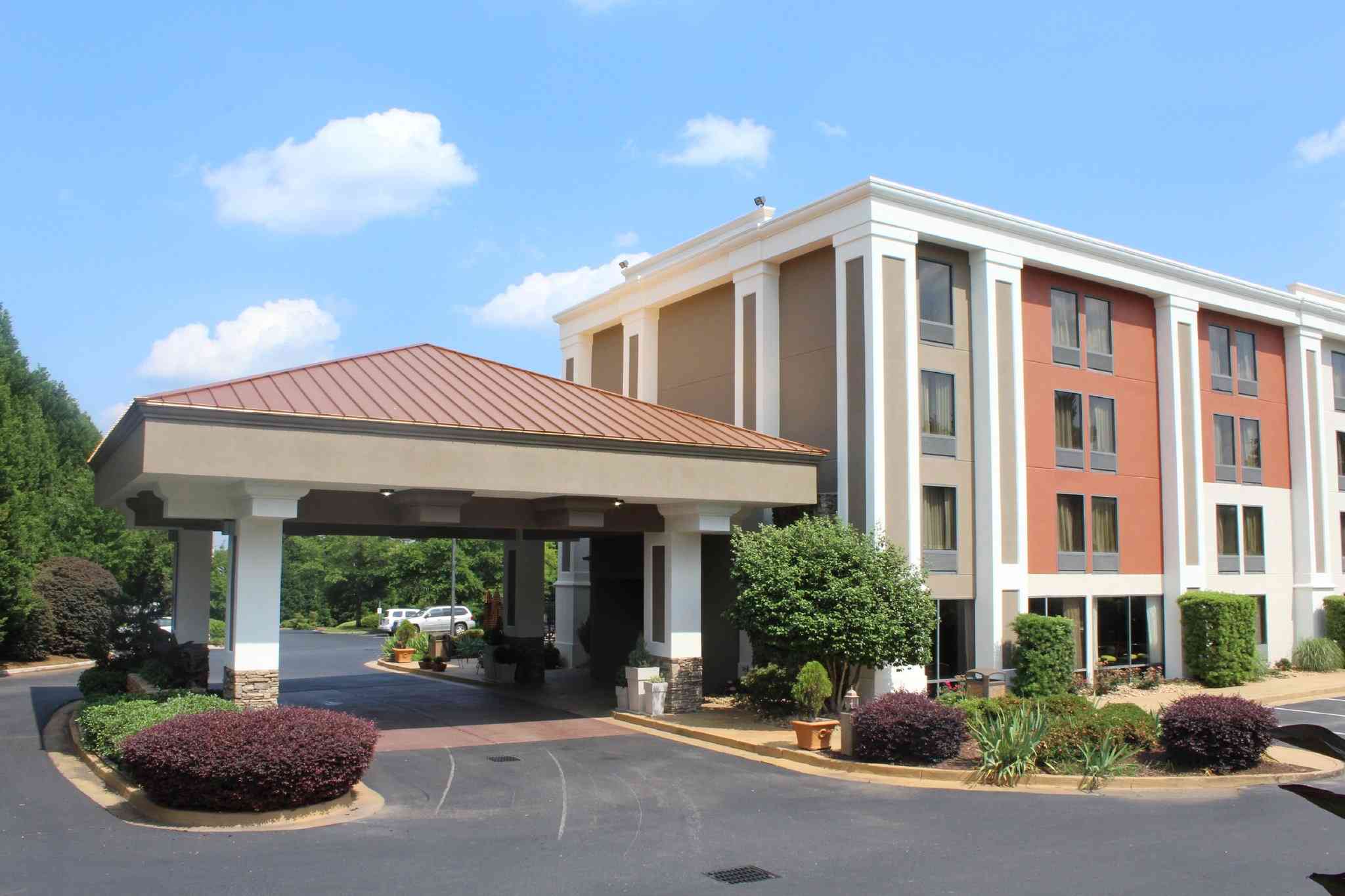 Holiday Inn Express Forsyth в Форсайт, GA