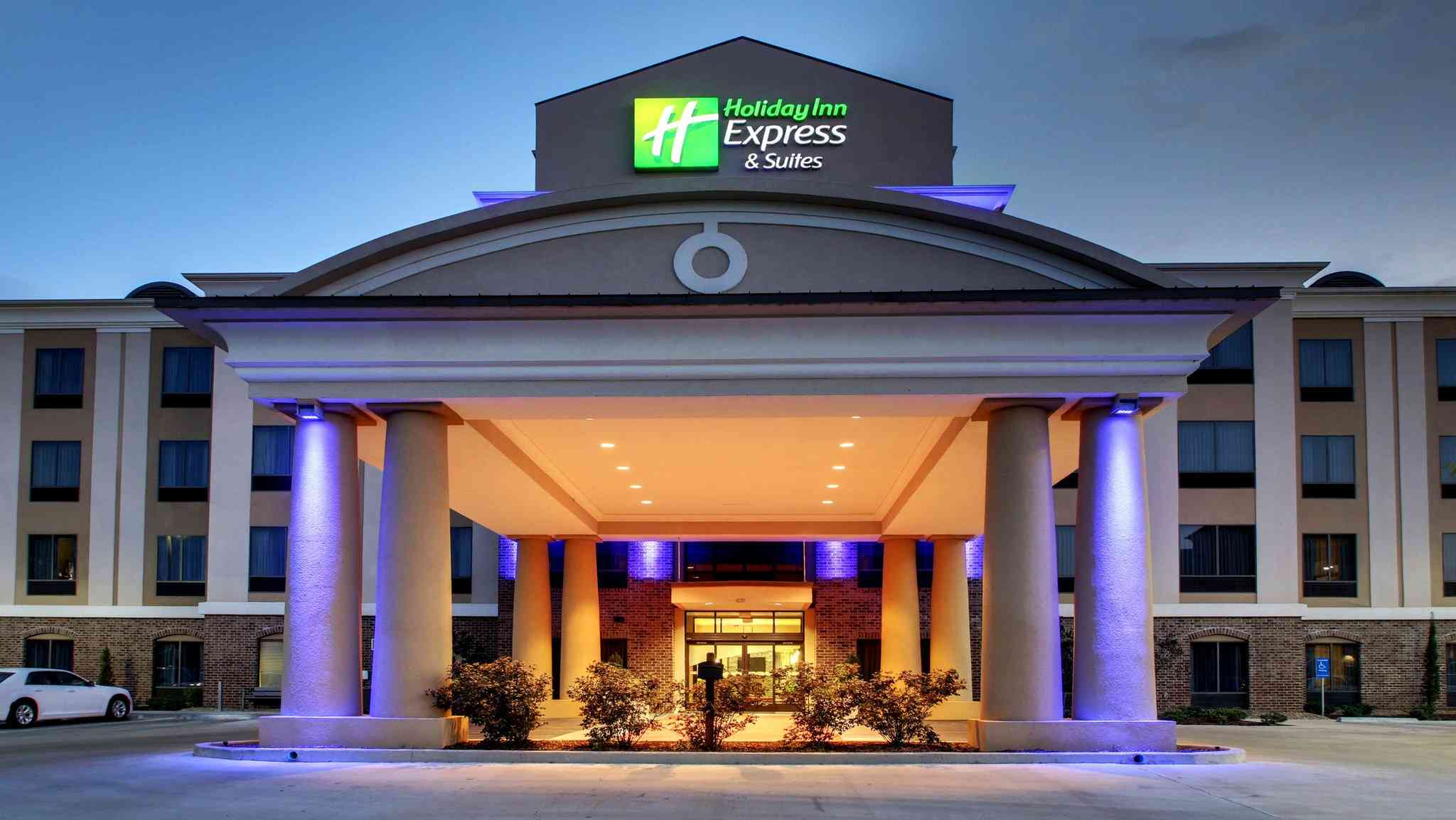 Holiday Inn Express Hotel & Suites Natchez South West in Natchez, MS