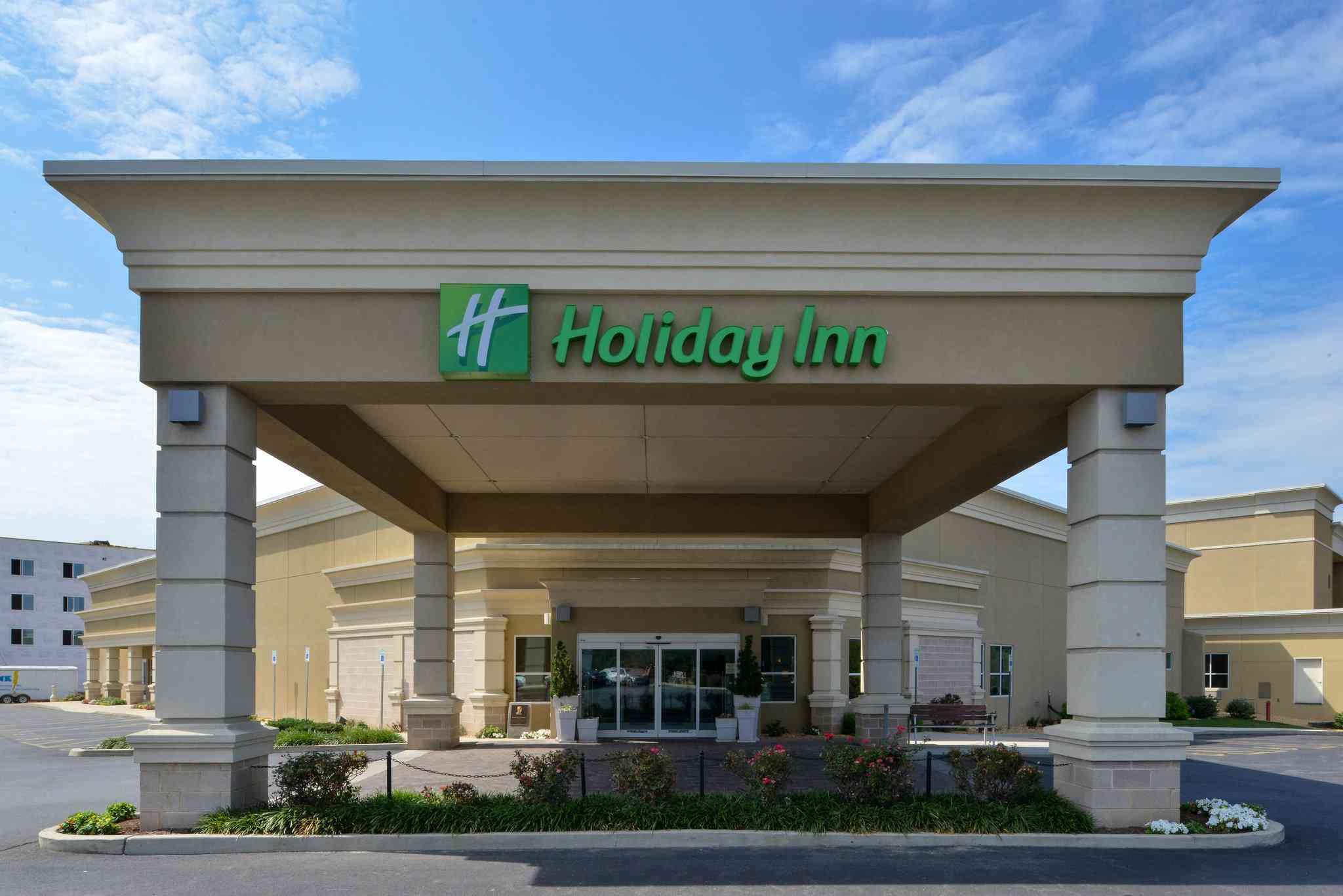 Holiday Inn Martinsburg в Мартинсберг, WV