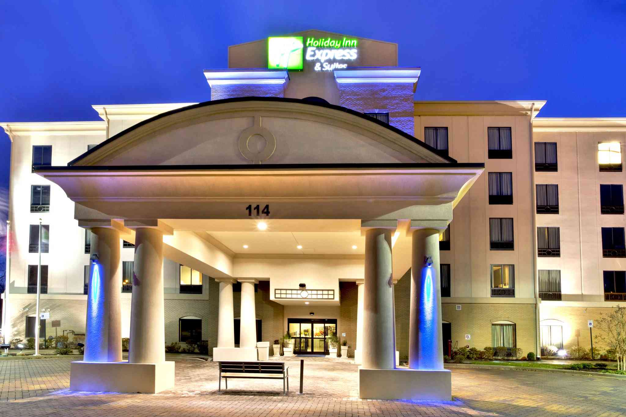 Holiday Inn Express & Suites Oak Ridge a Oak Ridge, TN