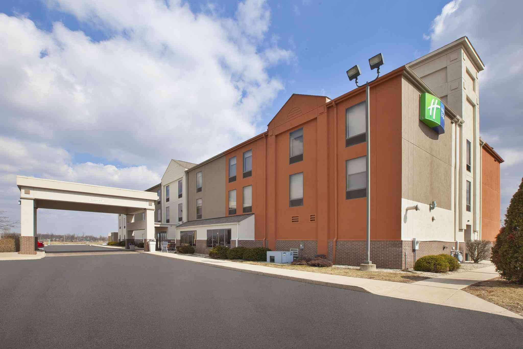 Holiday Inn Express Hotel & Suites Tiffin в Тиффин, OH