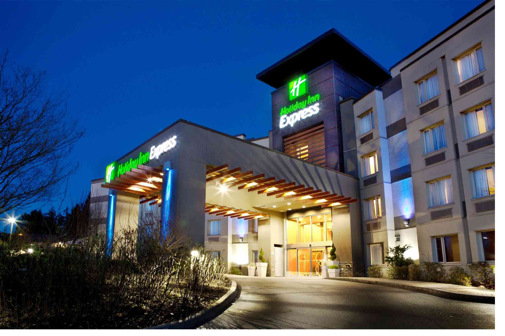 Holiday Inn Express Hotel & Suites Langley в Лэнгли, BC