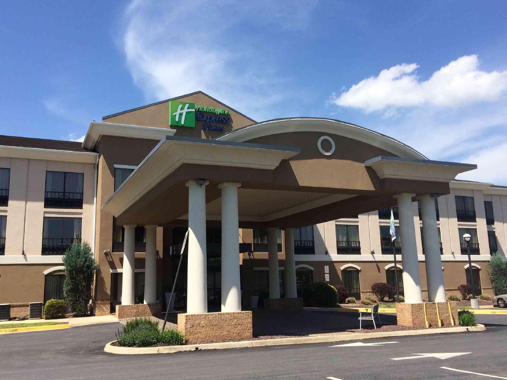 Holiday Inn Express Hotel & Suites Winchester в Винчестер, VA