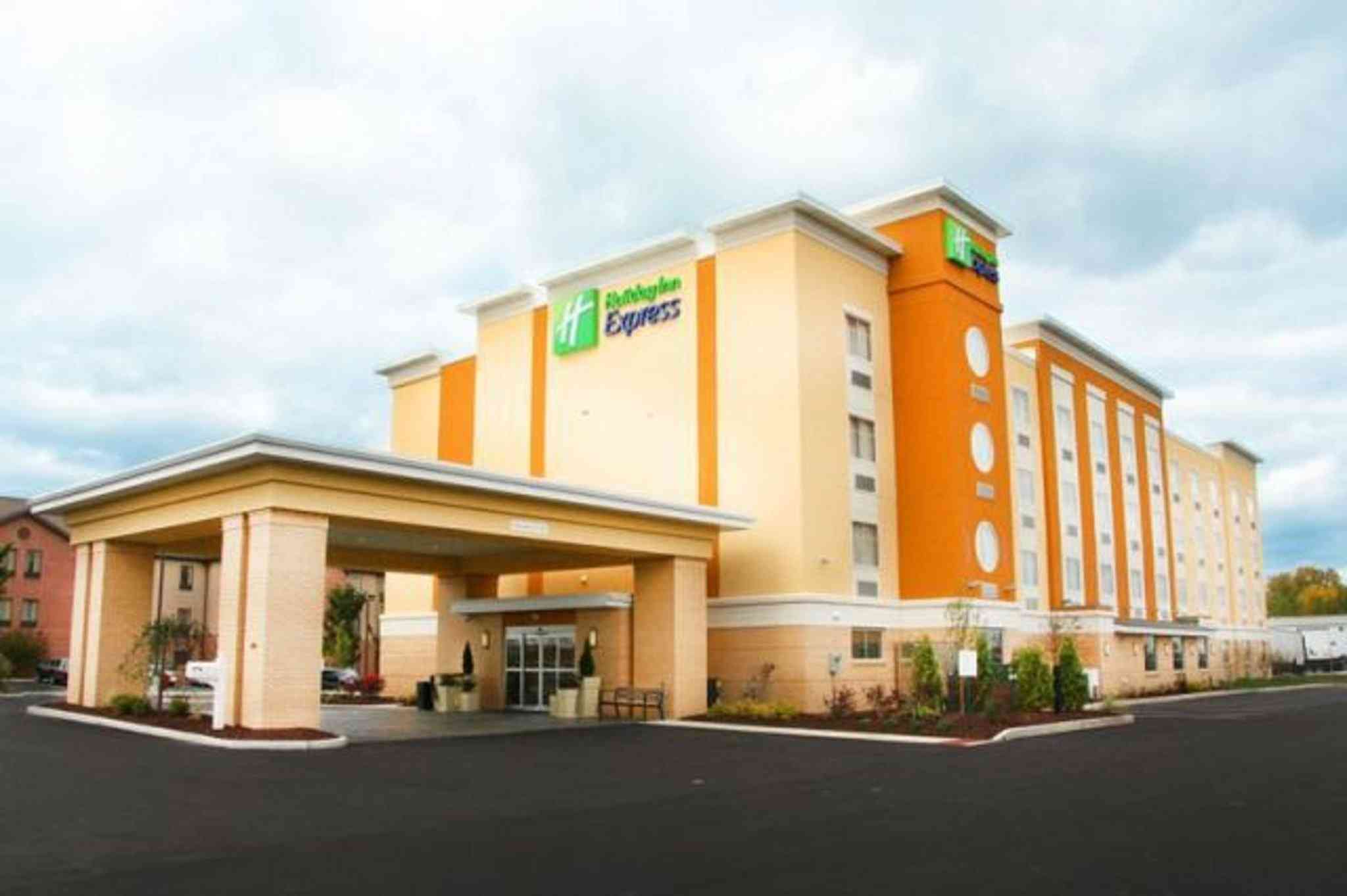 Holiday Inn Express Toledo North in โตเลโด, OH