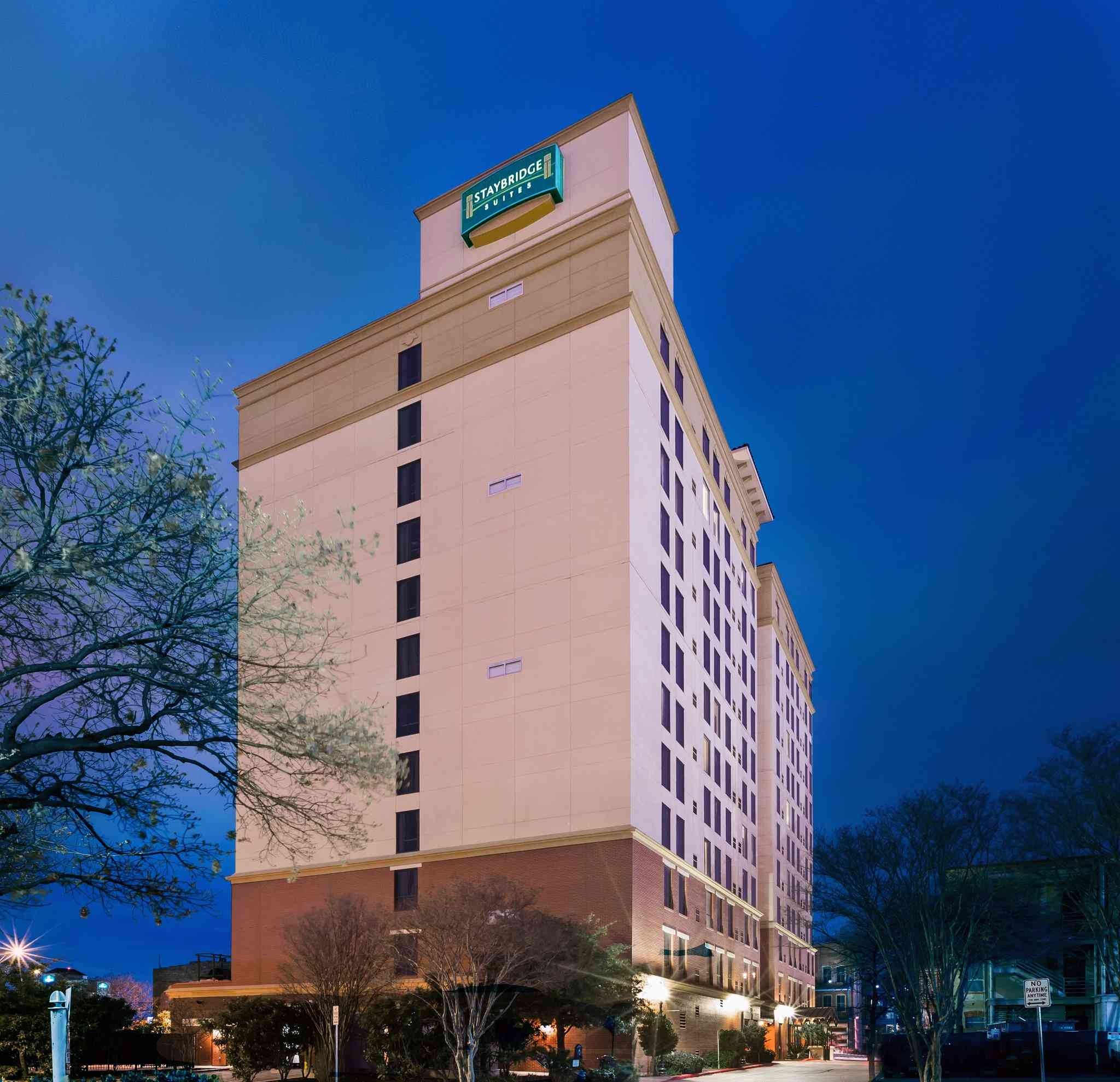 Staybridge Suites San Antonio Downtown Convention Center в Сан-Антонио, TX