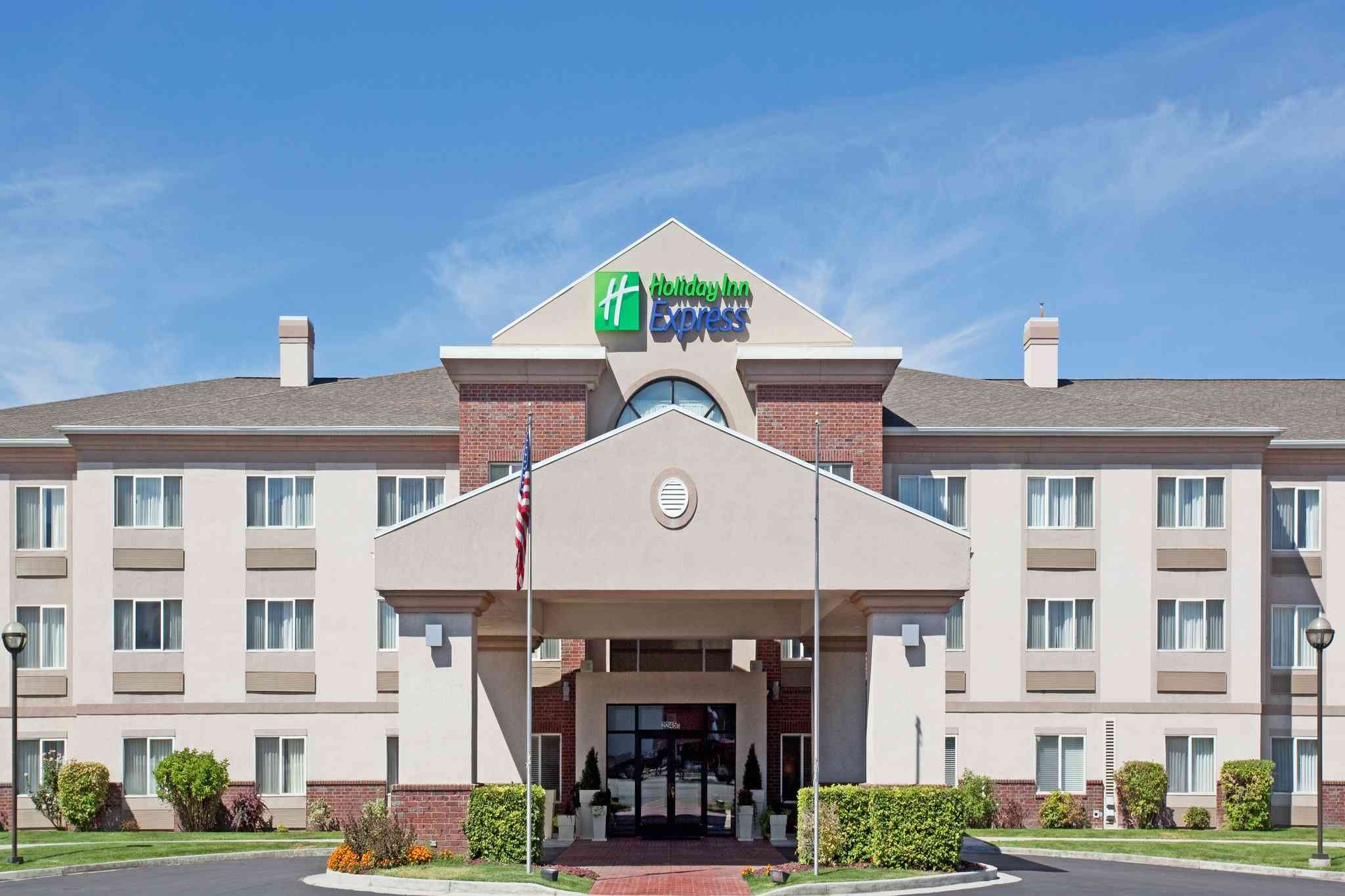 Holiday Inn Express Hotel & Suites Ogden в Огден, UT