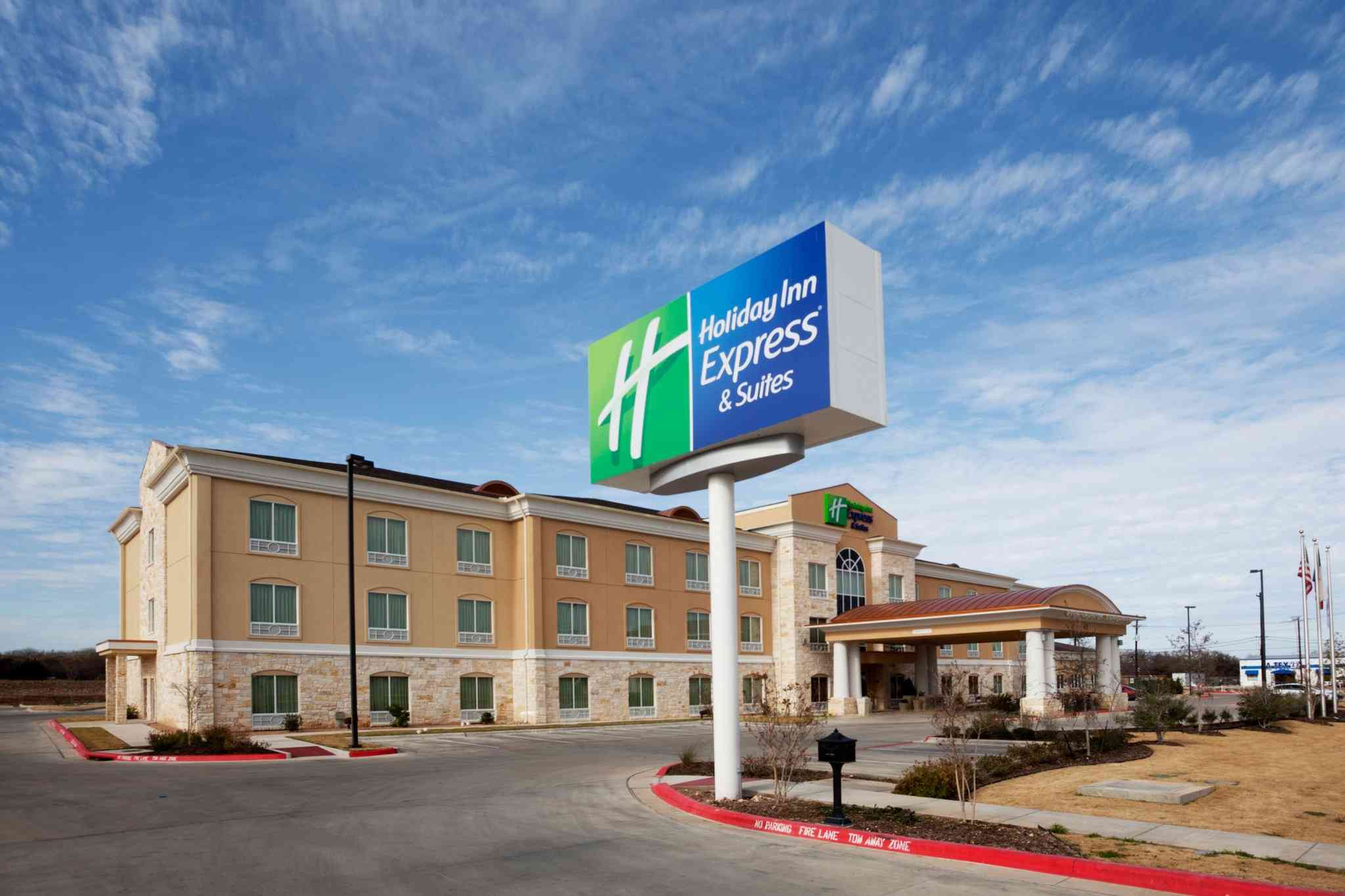 Holiday Inn Express & Suites - Georgetown в Джорджтаун, TX