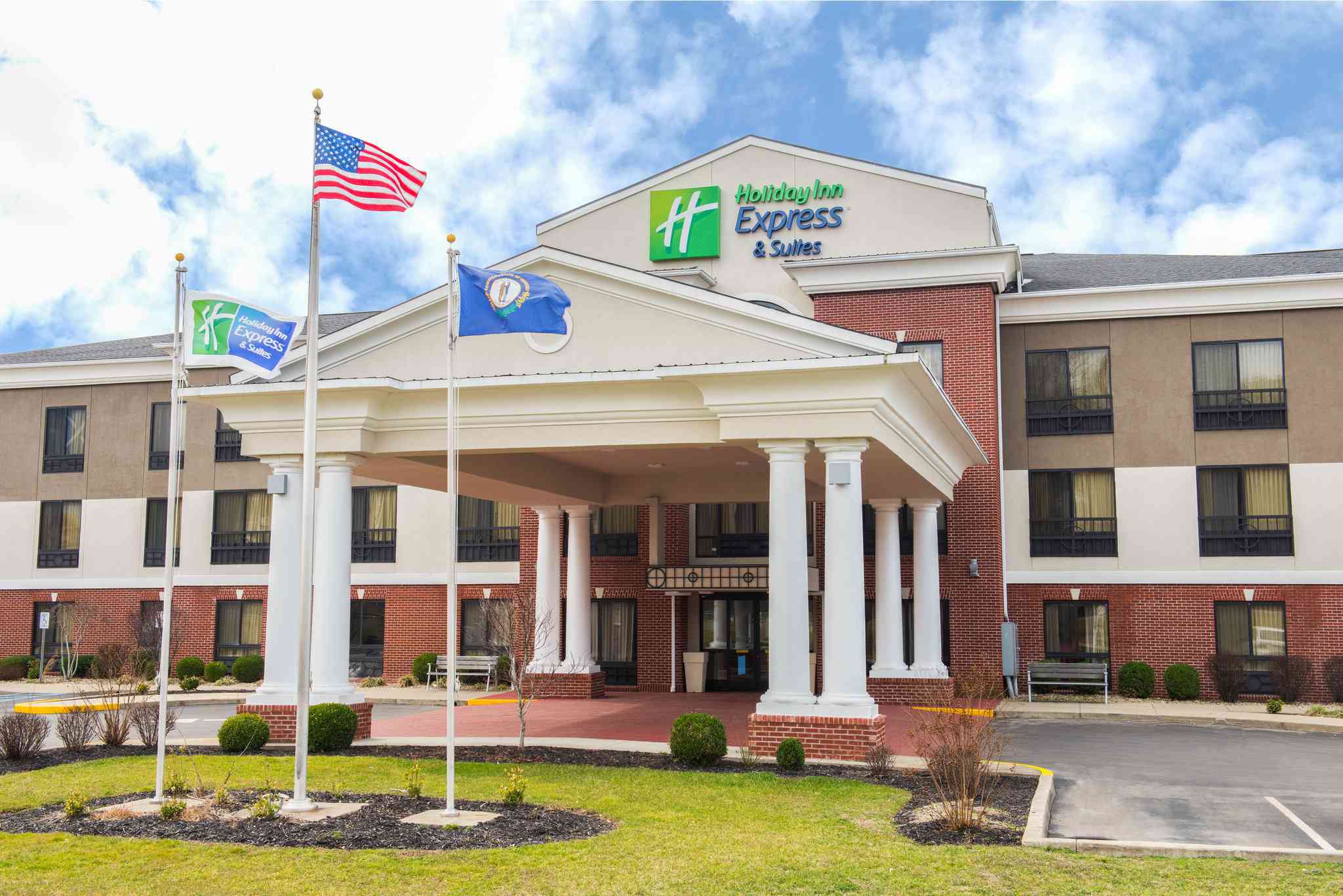 Holiday Inn Express Hotel & Suites Ashland в Эшленд, KY