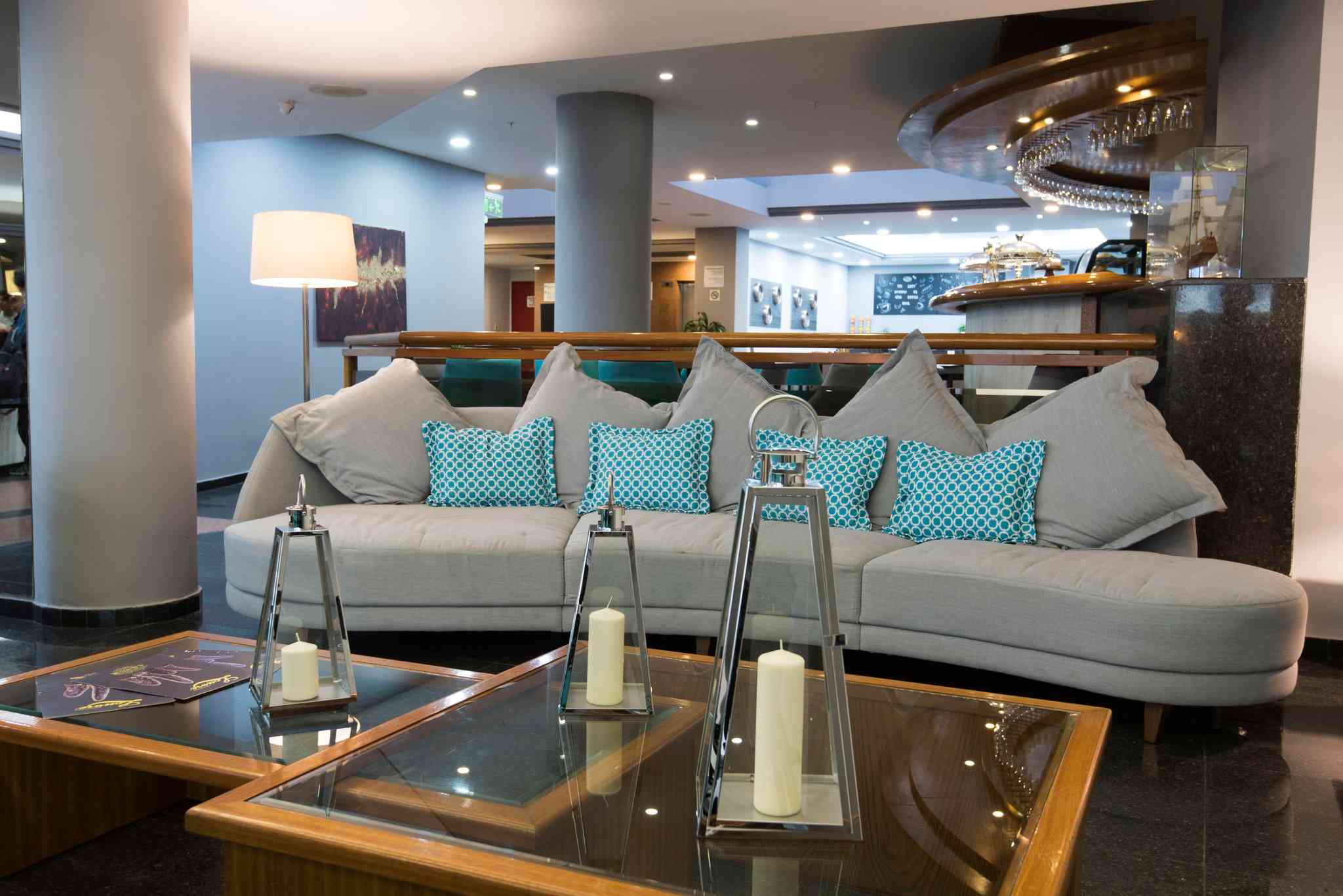 Holiday Inn Montevideo в Монтевидео, UY