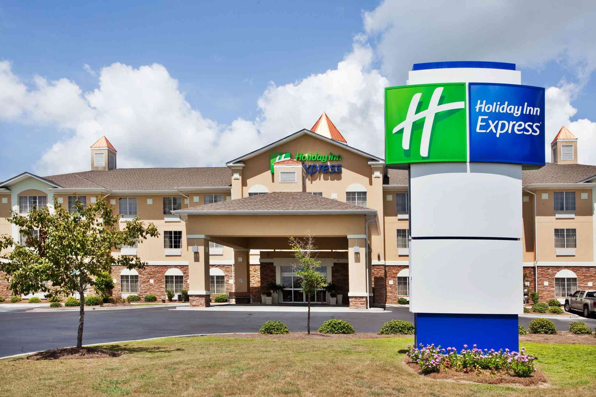 Holiday Inn Express Savannah Airport in Savanne, GA