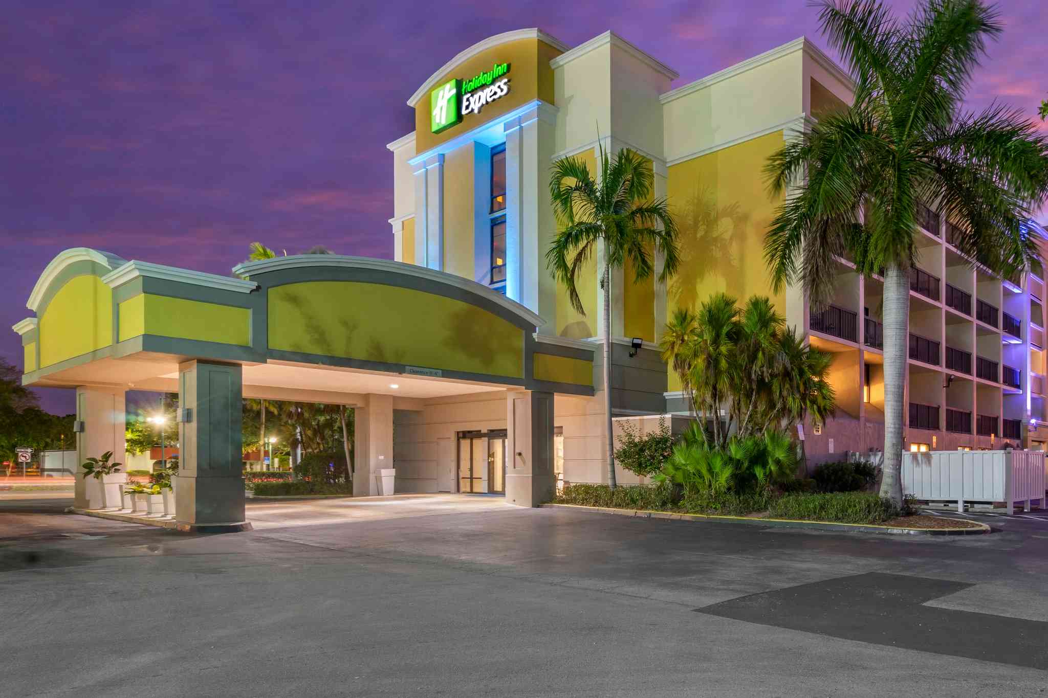 Holiday Inn Express Cape Coral-Fort Myers Area in เคปคอรัล, FL